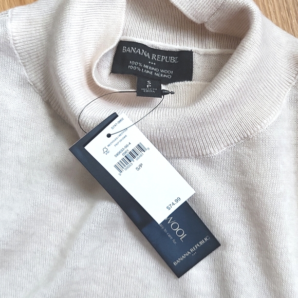 Banana Republic Men's Merino Wool Mock Turtle Neck - Size S - NWT - Picture 7 of 7